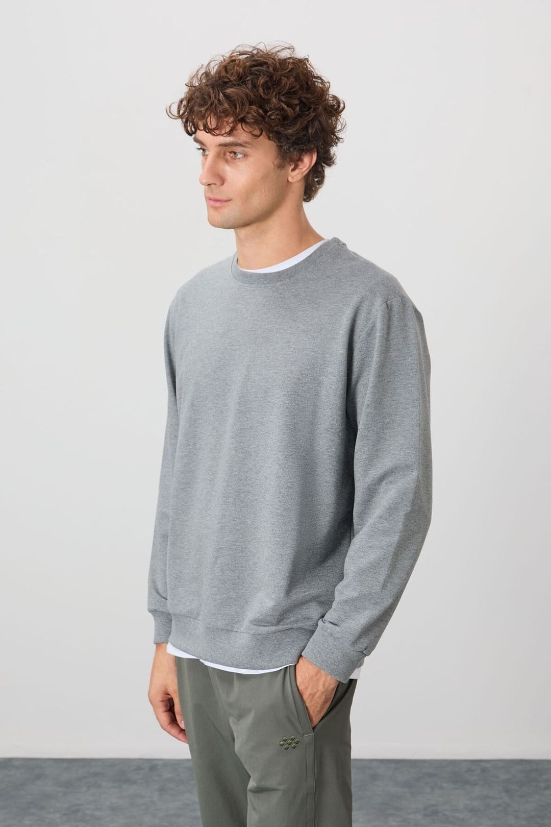 Tommy Life Tommy Life Men's Plain Crew Neck Sweatshirt in Light Grey - 4