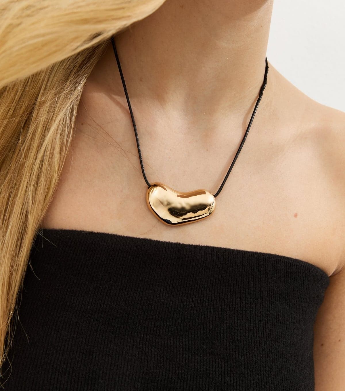 New Look Gold Tone Sleek Oval Dome Rope Necklace New Look