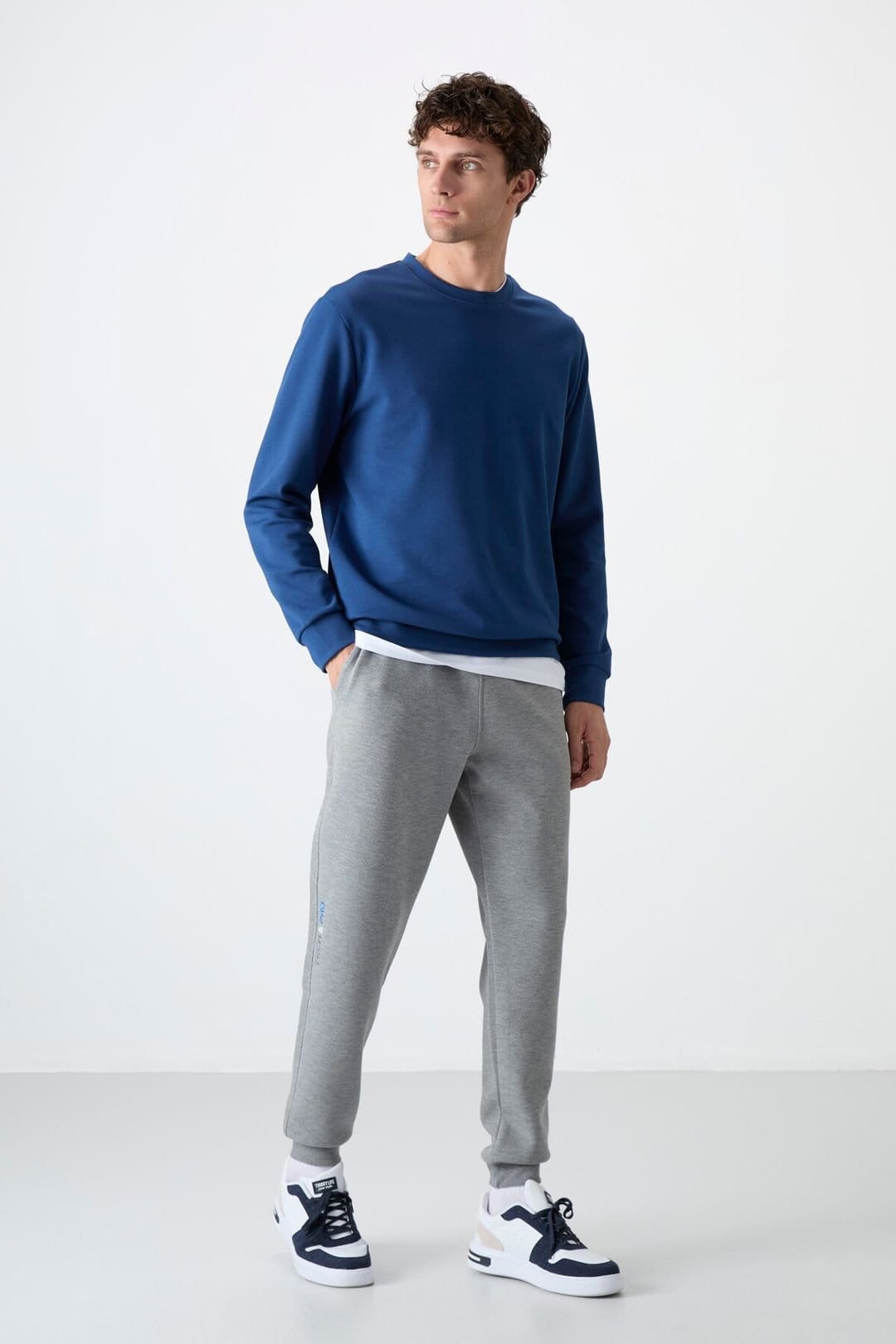 Tommy Life Tommy Life Men's Slim Jogger Sweatpants in Light Grey - 4