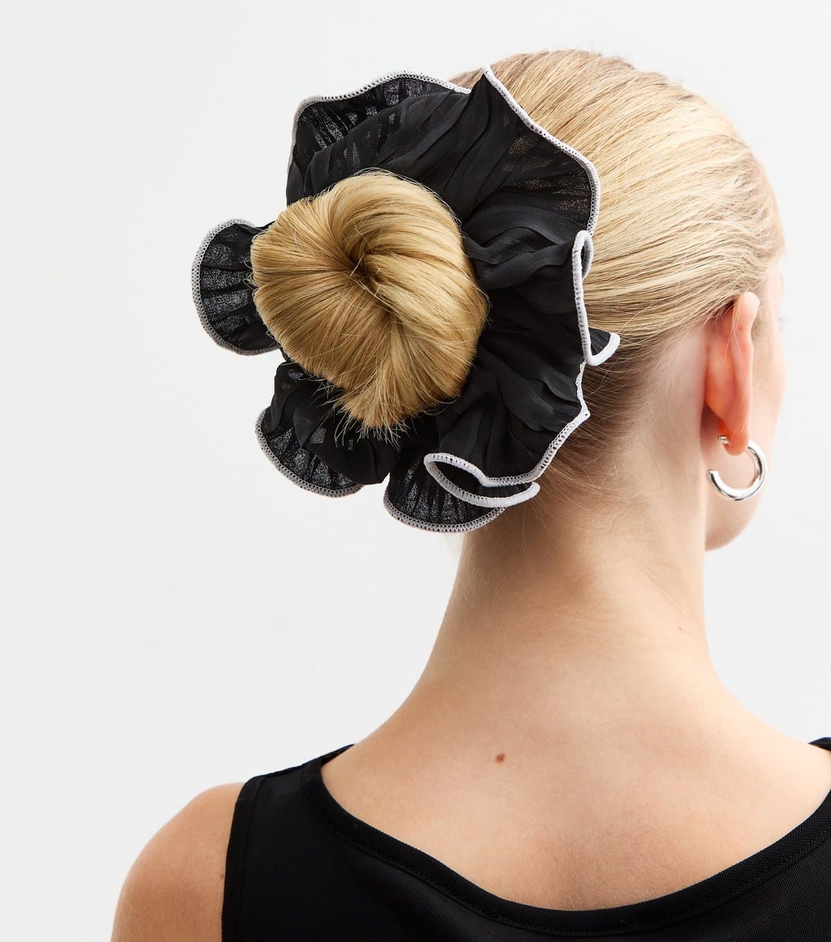 New Look Black Textured Ruffle Trim Scrunchie New Look