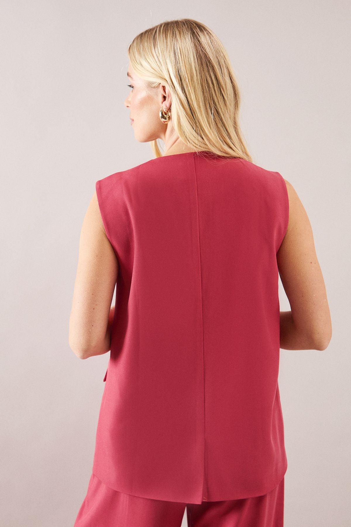 Wallis Wallis Women's Petite Three Button Pocket Detail Waistcoat in Coral - 4