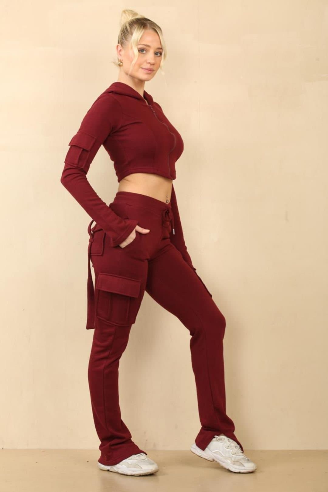 STYLEWISE STYLEWISE Women's Loopback Cropped Zip Up Hoodie - Cargo Trousers Co-ord Set in Wine