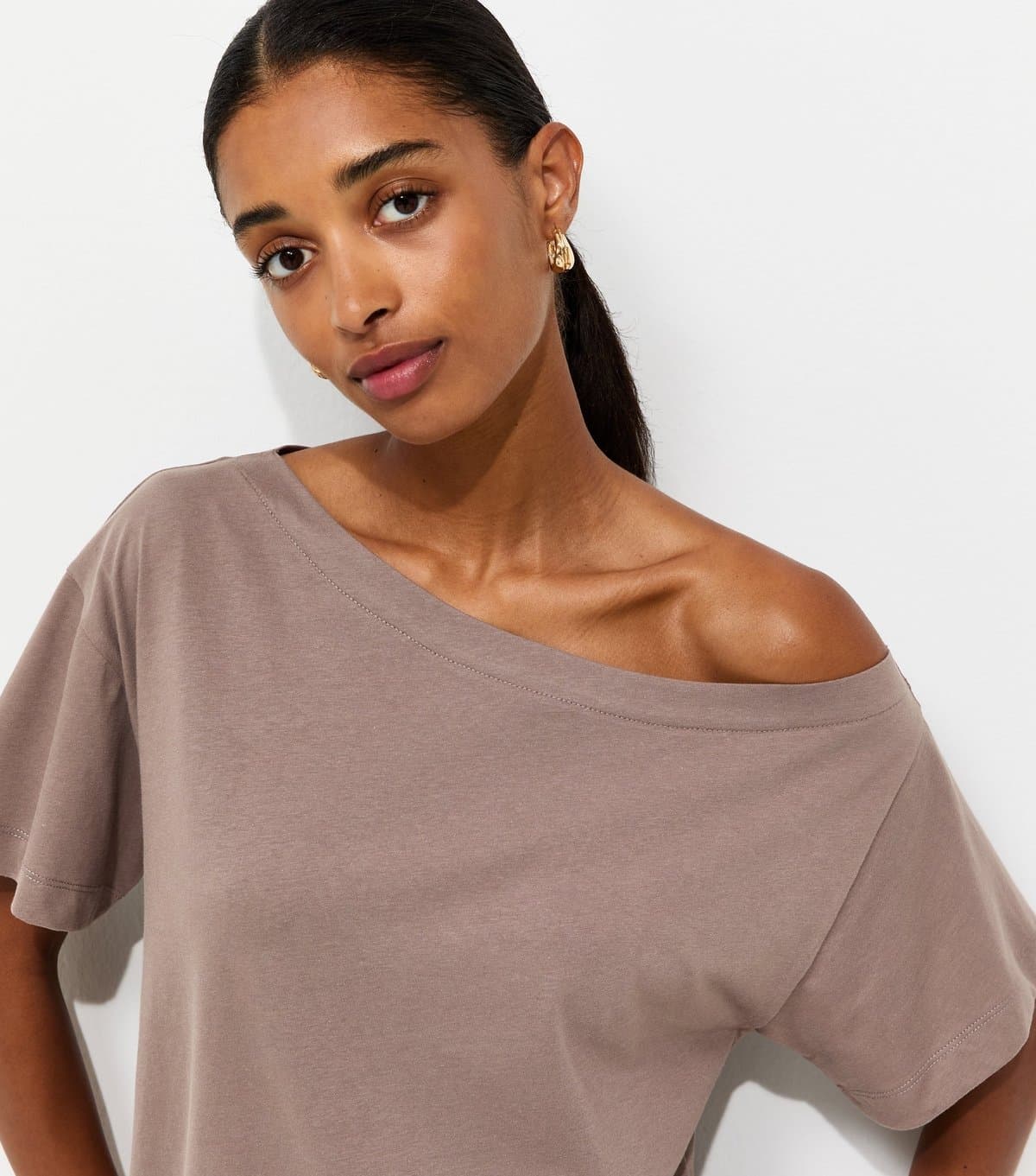 New Look Women's Brown Cotton Off The Shoulder T-Shirt New Look
