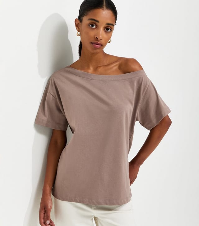 New Look Women's Brown Cotton Off The Shoulder T-Shirt New Look - 2