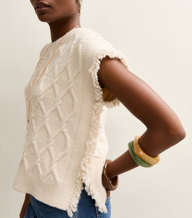 New Look Women's Cream Cable Knit Sleeveless Jumper New Look - 2