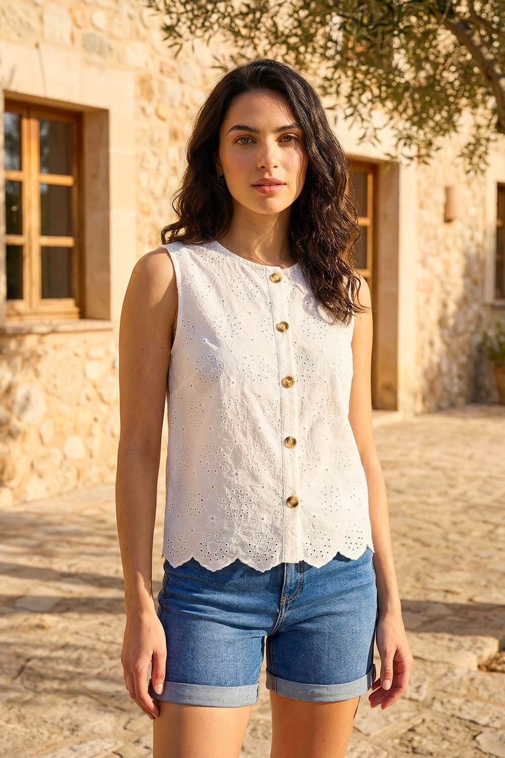 Dusk Dusk Women's Broderie Button Up Blouse in White