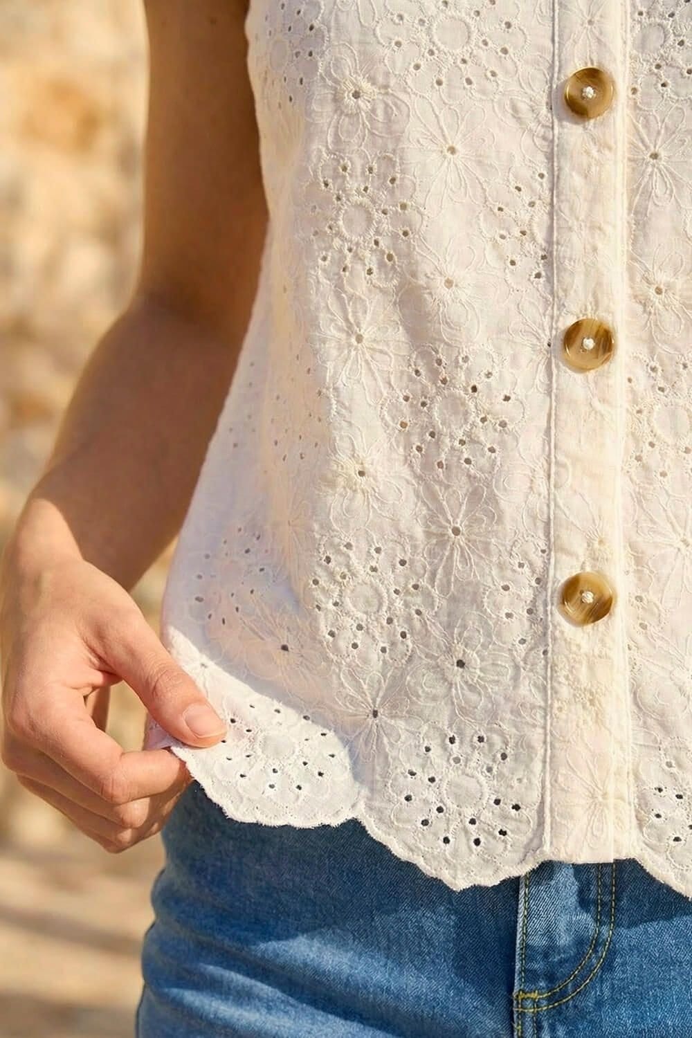 Dusk Dusk Women's Broderie Button Up Blouse in White - 4