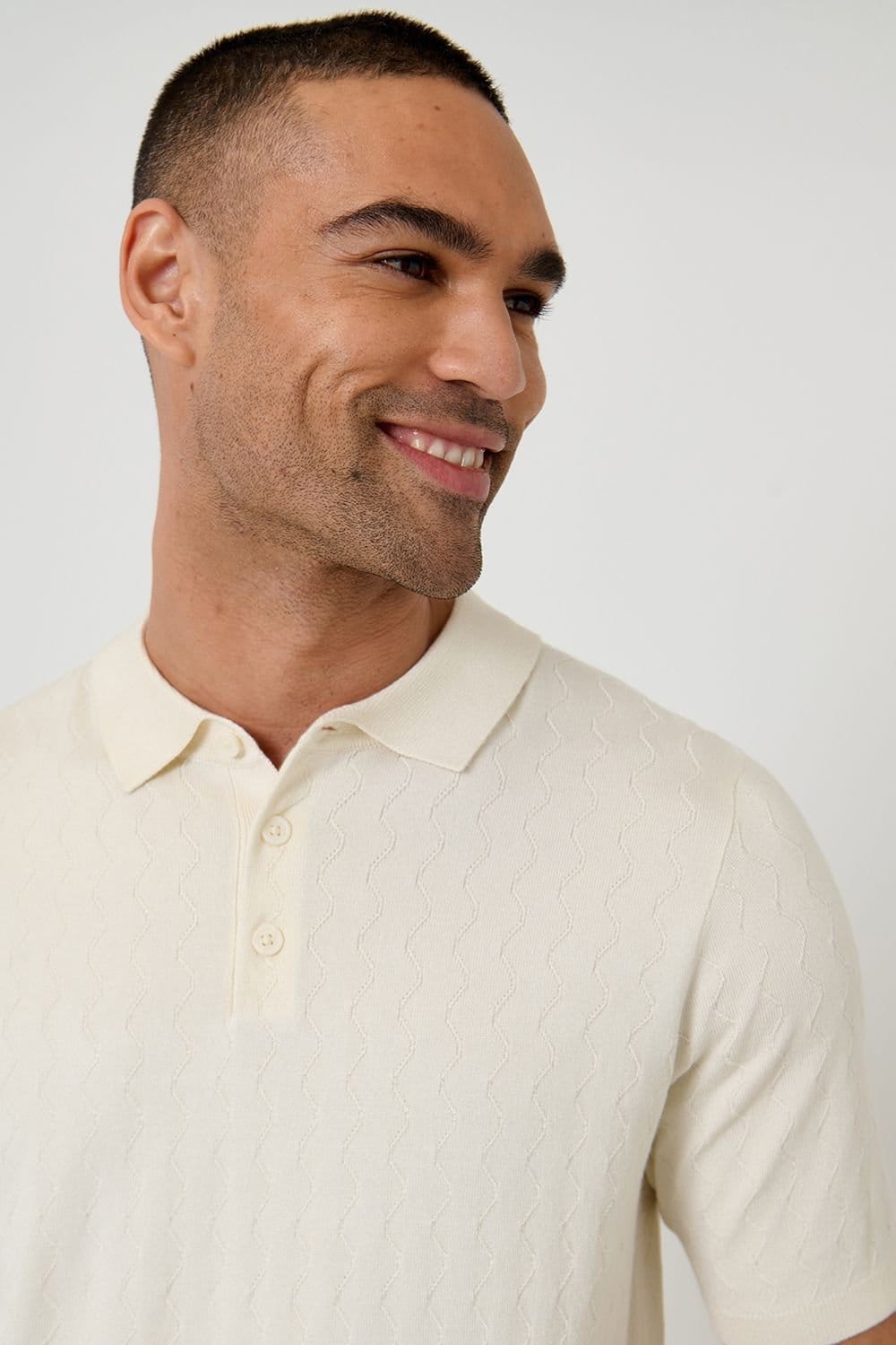Threadbare Threadbare Men's Zig Zag Stitch Knitted Polo in Natural - 4