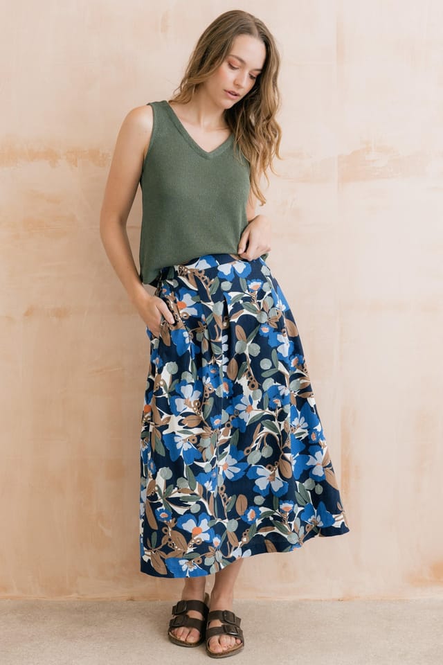 Lily & Me Lily & Me Women's St Ives Linen Blend Print Midi Skirt in Navy - 2
