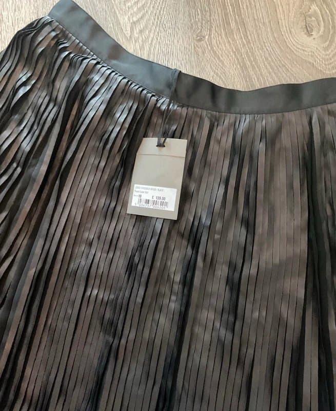 Jigsaw Jigsaw Pleated Coated Skirt Black UK 10 | Faux Leather Look Midi Skirt | BNWT