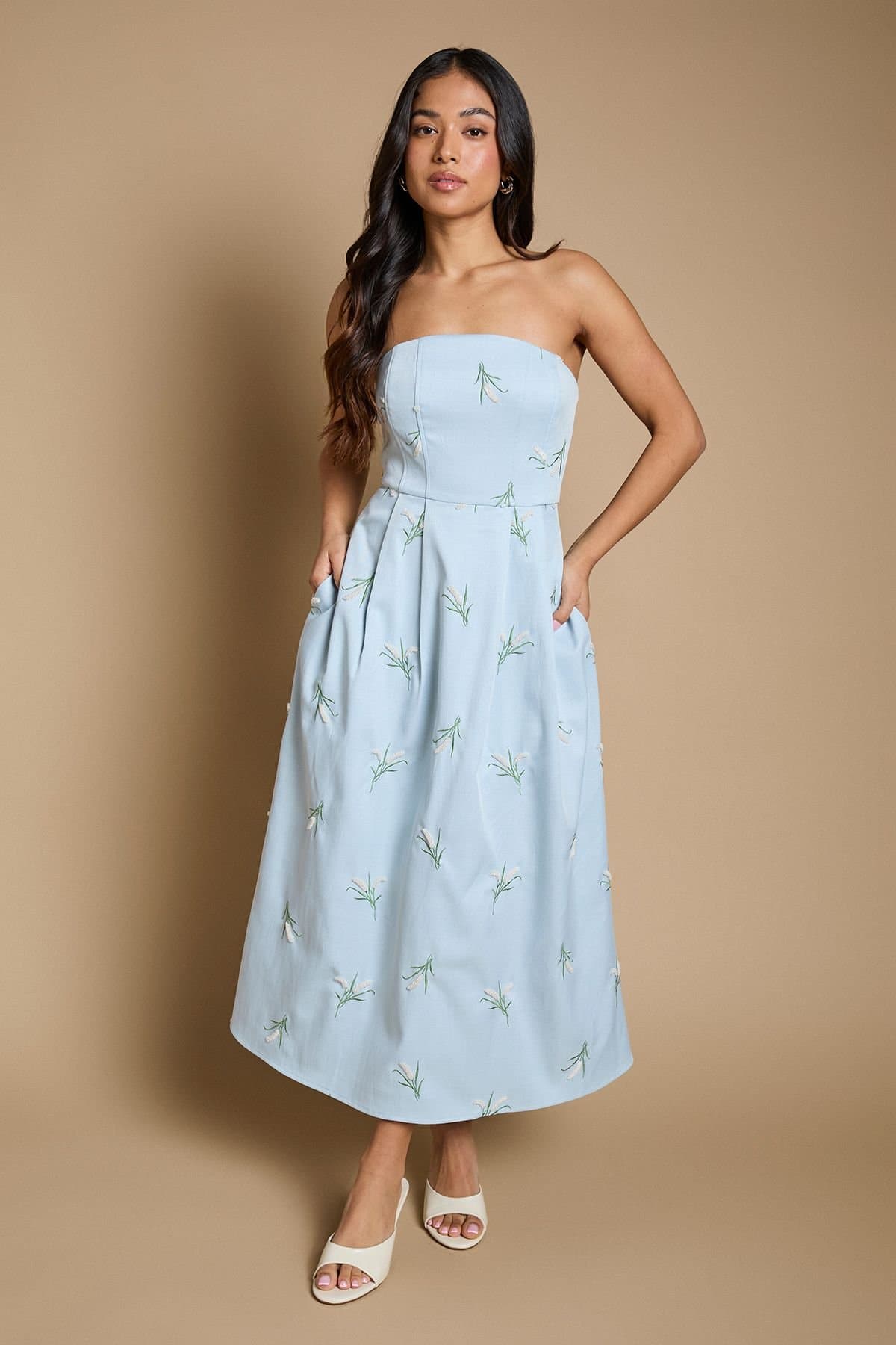 Oasis Oasis Women's Petite Embroidered Strapless Sweetheart Midi Dress in Pale Blue