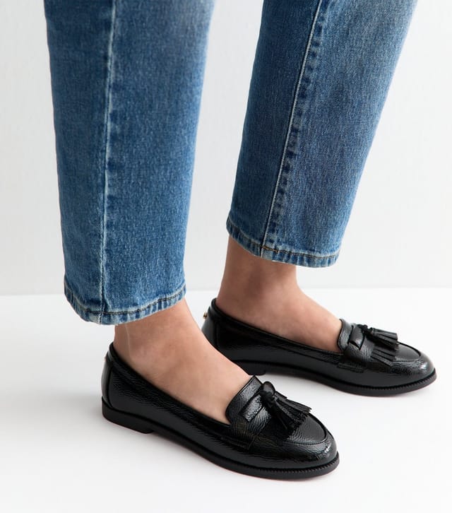 New Look Women's Black Faux Patent Leather Crinkle Texture Tassel Loafers Vegan New Look - 2