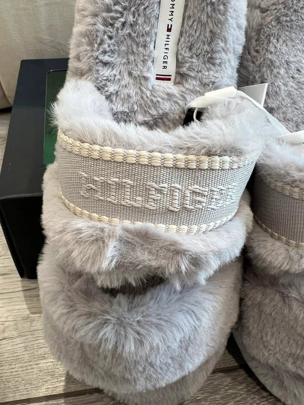 Tommy Hilfiger Tommy Hilfiger Grey Faux Fur Slip On Slippers Size 39/40