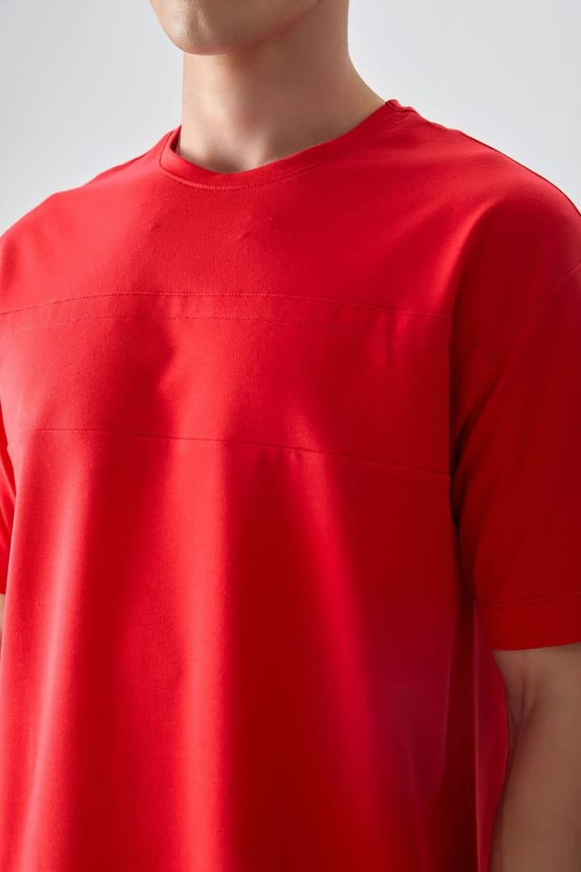 Tommy Life Tommy Life Men's Oversized Crew Neck T-Shirt in Red - 2