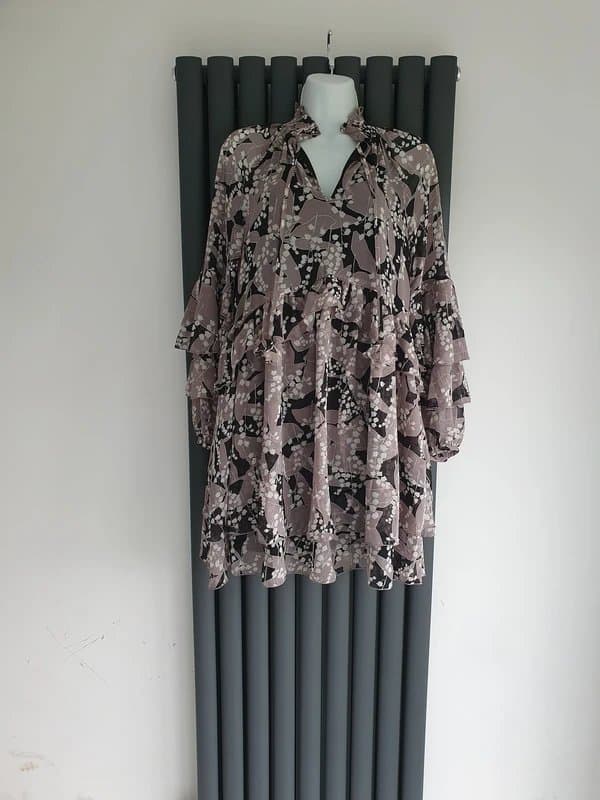 Mint Velvet Mint Velvet Grey Floral Ruffle Mini Dress – New, Size 6