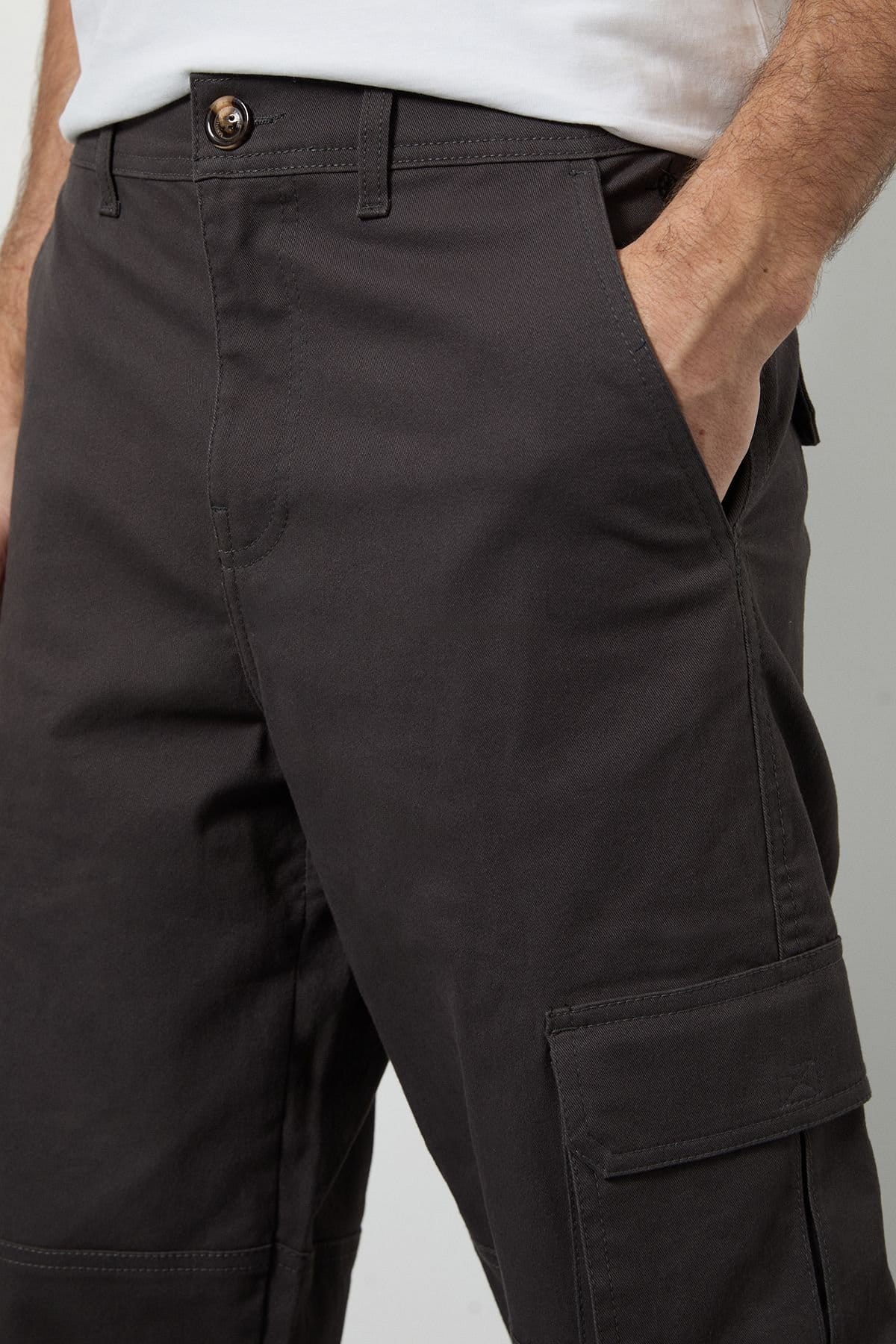 Maine Maine Men's Charcoal 3/4 Cotton Cargo Short - 4