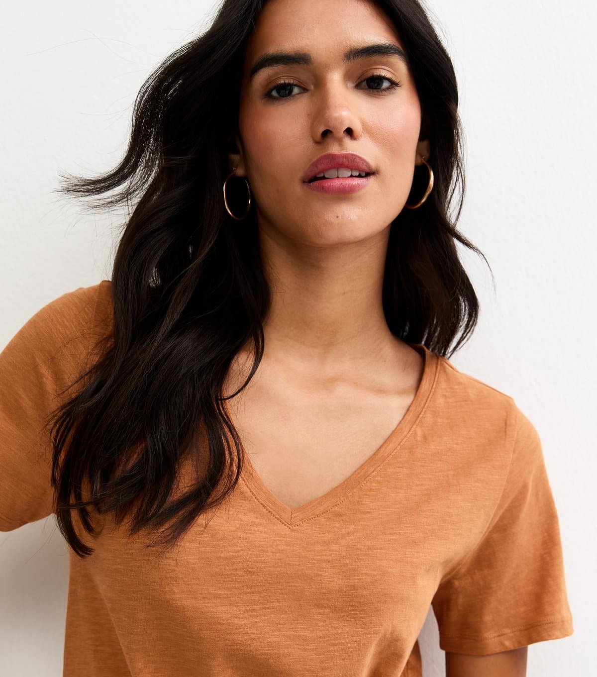 New Look Women's Tan Cotton V Neck T-Shirt New Look