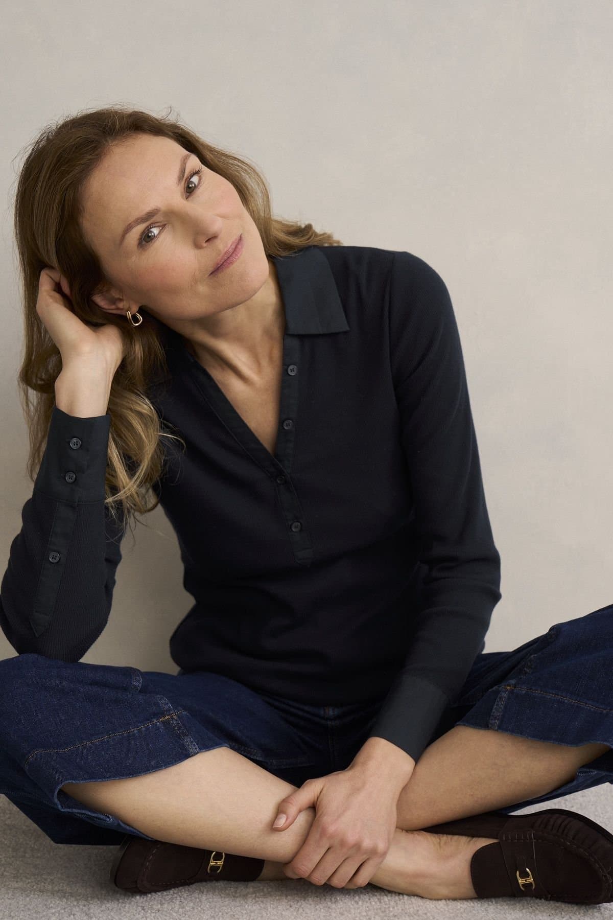 Hobbs London Hobbs London Women's Lennox Long Sleeve V-Neck Ribbed Shirt in Dark Navy