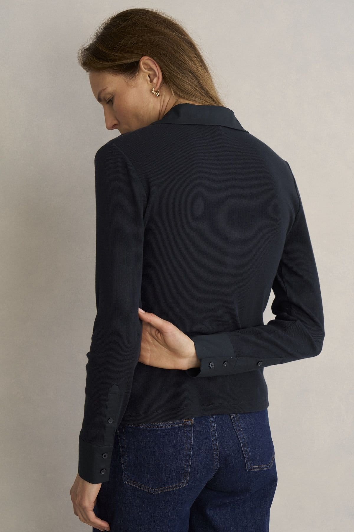 Hobbs London Hobbs London Women's Lennox Long Sleeve V-Neck Ribbed Shirt in Dark Navy - 4