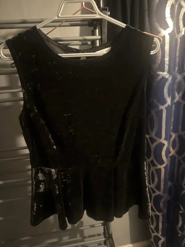 New Look Velvet black top