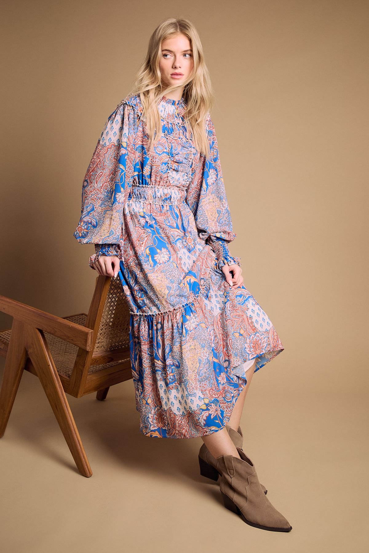 Oasis Oasis Women's Amber Real Suede Western Ankle Boots in Beige - 2