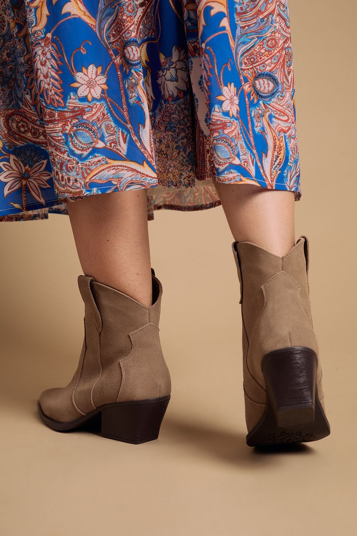 Oasis Oasis Women's Amber Real Suede Western Ankle Boots in Beige - 3