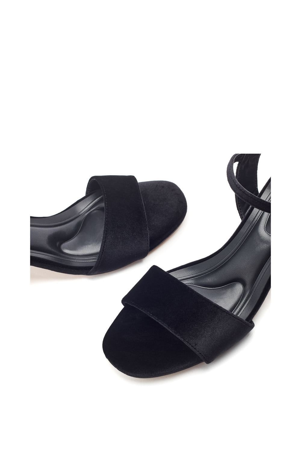 Moda In Pelle Moda In Pelle Women's 'Nareena' Velvet Heeled Sandals in Black - 4