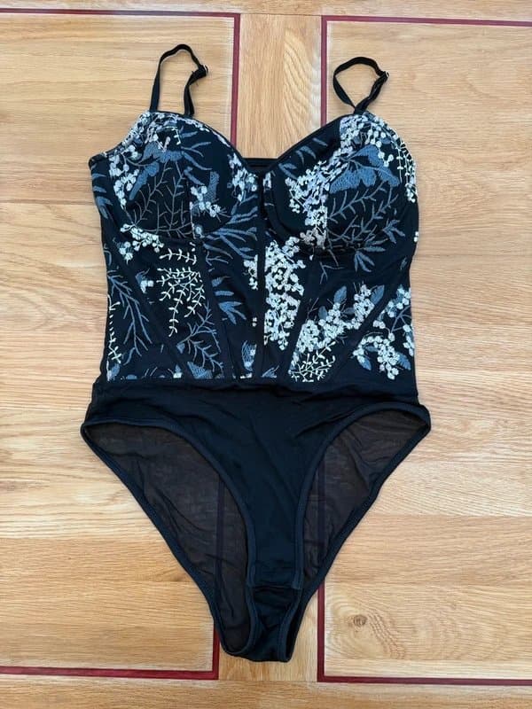 New Look New Look Embroidered Mesh Bodysuit