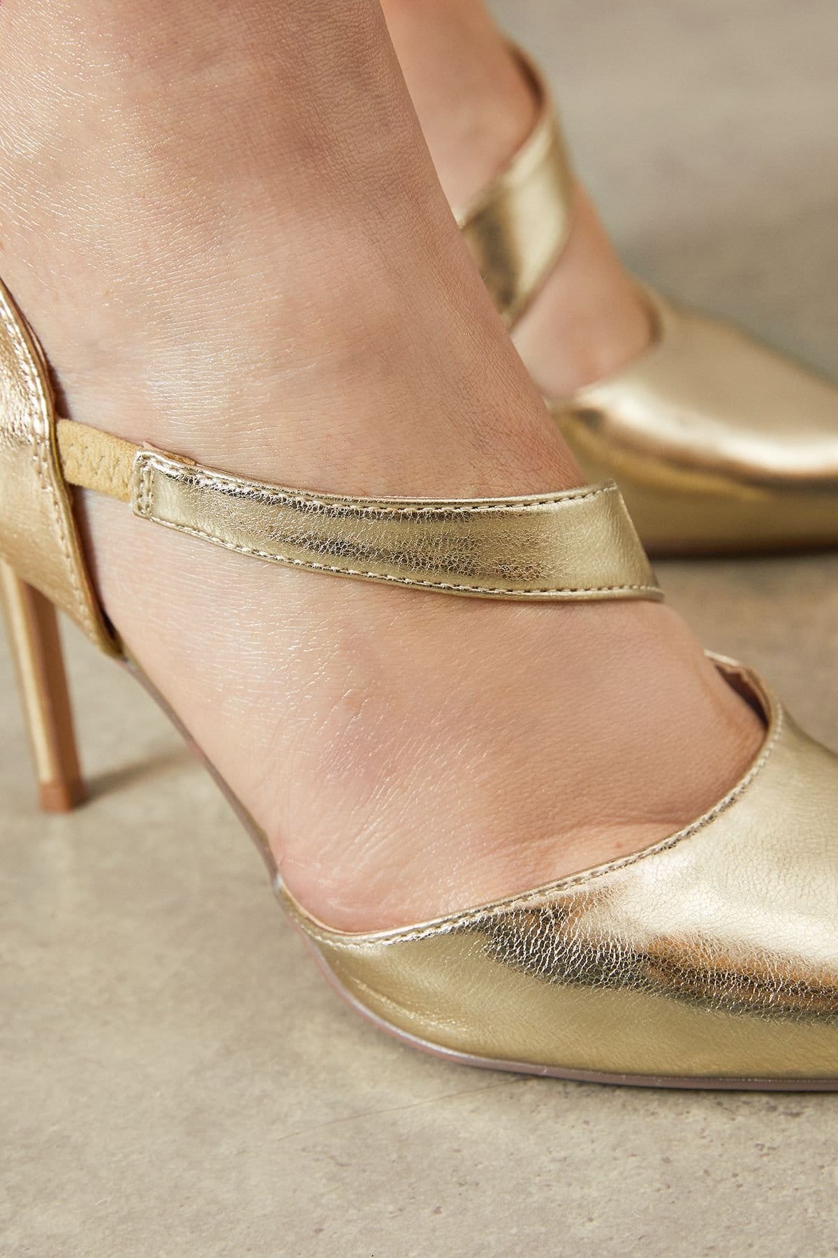 Wallis Wallis Women's Wide Fit Everly Asymmetric Pointed Stiletto High Heel Court Shoes in Gold - 4