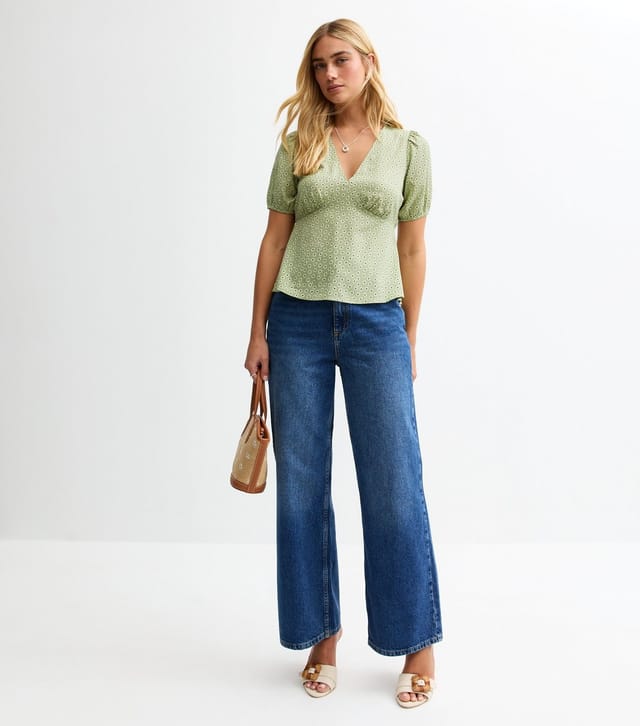 New Look Women's Green Daisy Print Crepe Blouse New Look - 3