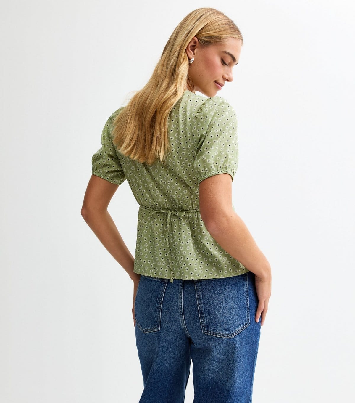 New Look Women's Green Daisy Print Crepe Blouse New Look - 4
