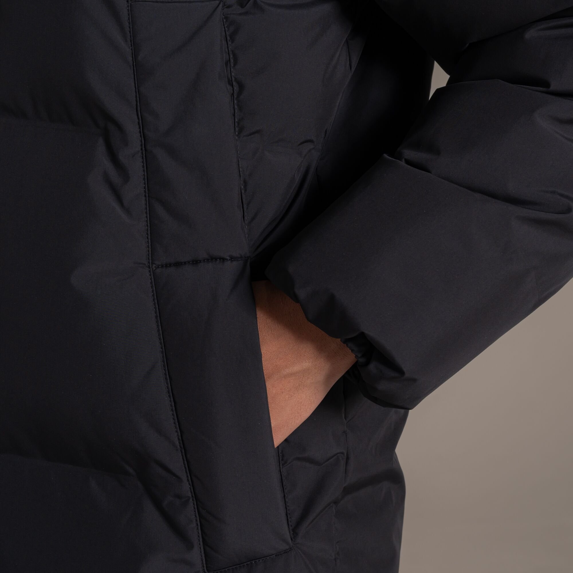 Craghoppers Craghoppers Women's Fellbarrow Longline Hooded Waterproof Padded Jacket in Black - 4