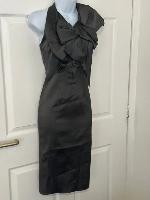 Karen Millen Stunning Karen Millen Satin little Grey size 8