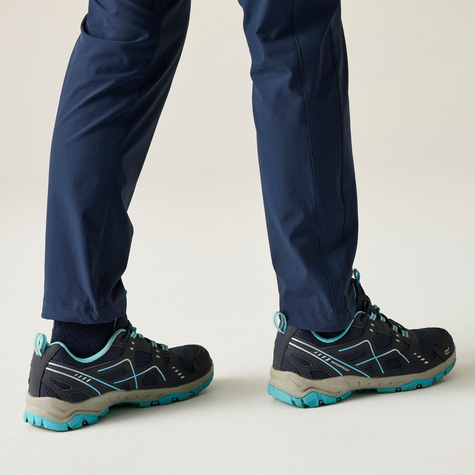 Regatta Regatta Women's Vendeavour Waterproof Walking Shoes in Mid Navy - 2