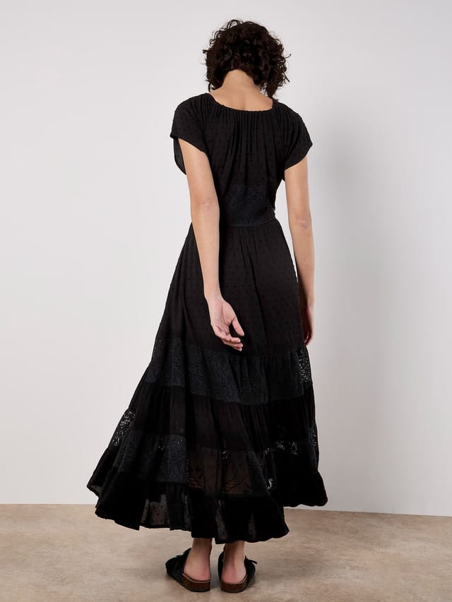 Apricot Apricot Women's Lace Detail Corset Maxi Dress in Black - 3