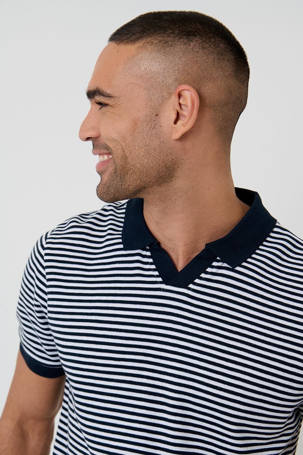 Threadbare Threadbare Men's 'Domino' Revere Collar Striped Pique Polo in Navy - 4