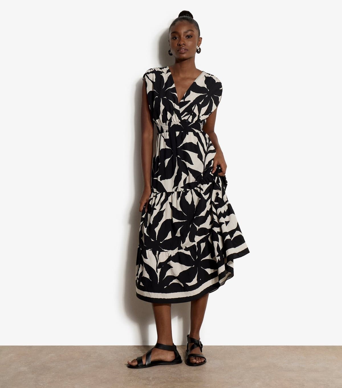 Apricot Women's Black Floral Silhouette Print Midi Dress Apricot New Look