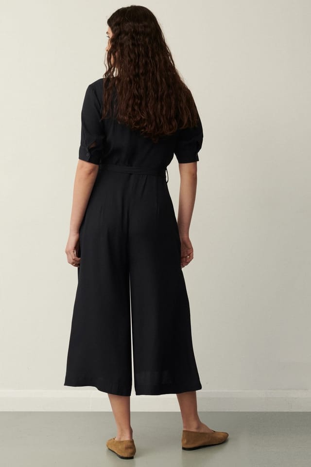 Finery London Finery London Women's Floralie Wide Leg Cropped Jumpsuit in Black - 3