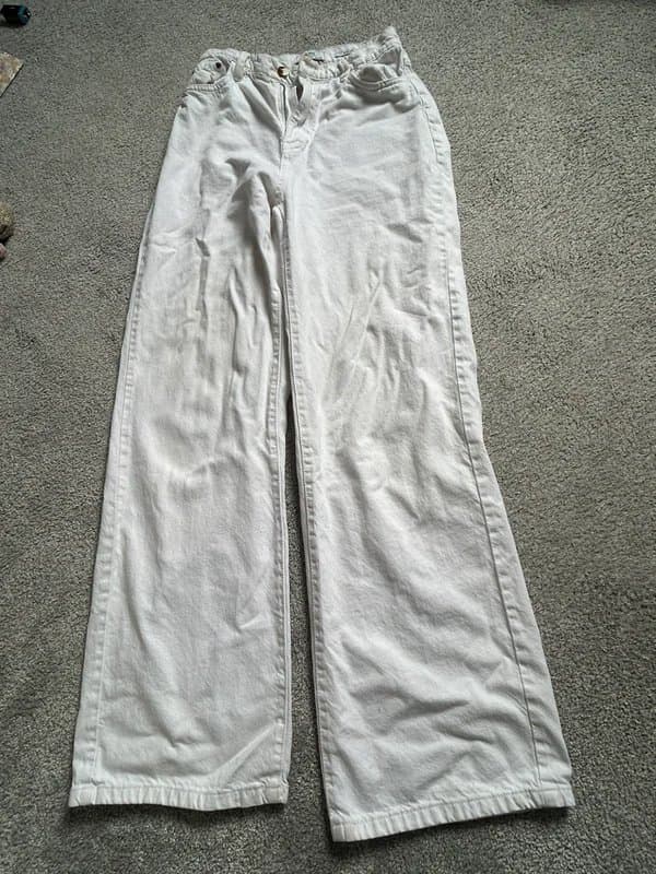 Bershka Betshka white jeans wide leg size euro36.