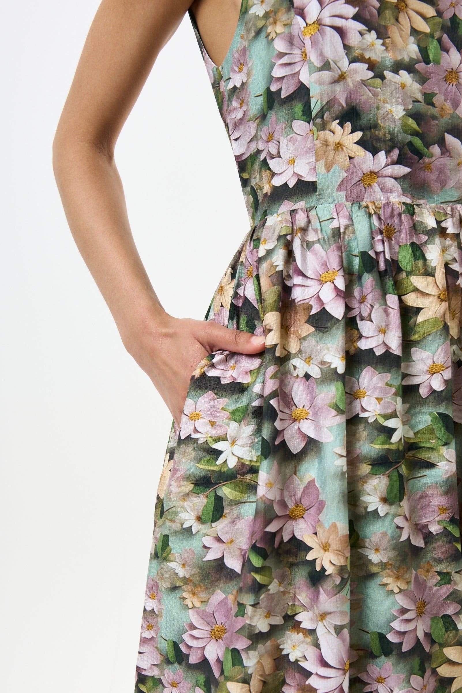 Louche Louche Women's Sherazade 3D Daisy Print Square Neck Midi Dress - Green - 4