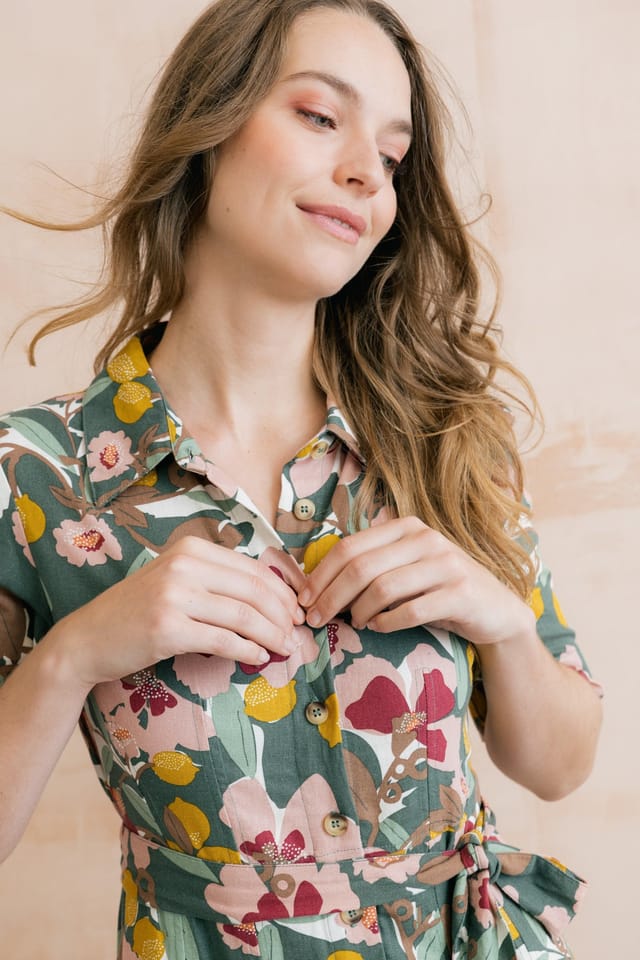 Lily & Me Lily & Me Women's Robyn Ceres Print Viscose Short Sleeve Tea Dress with Side Pockets in Pale Green - 2