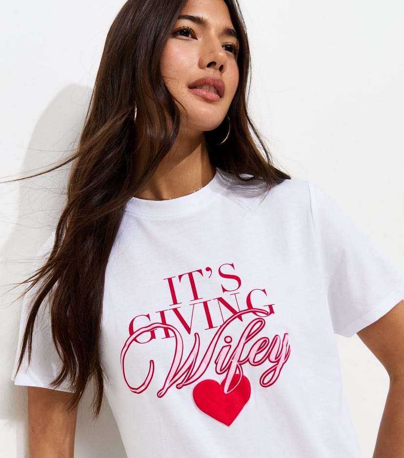 New Look Women's White Cotton It's Giving Wifey Logo T-Shirt New Look - 1