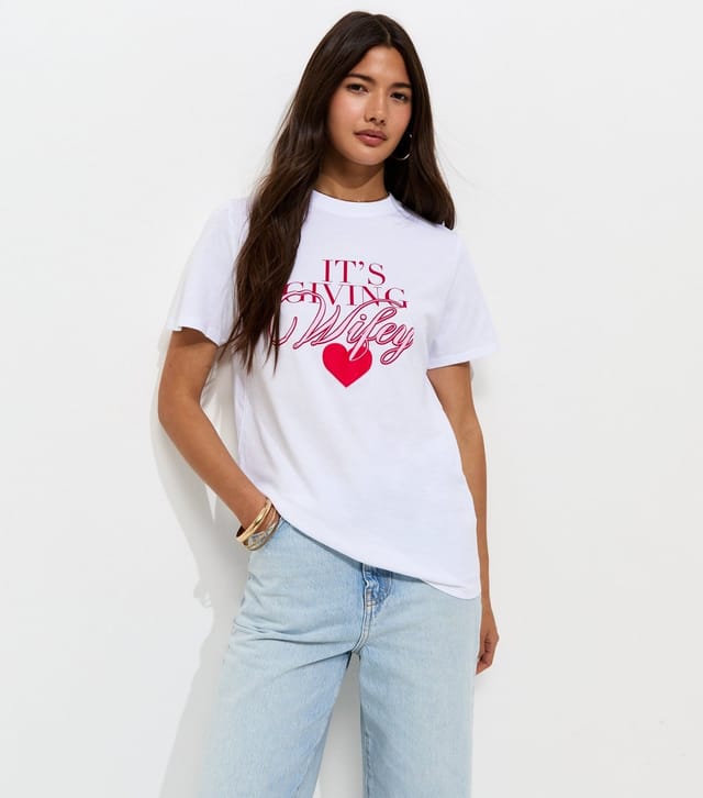 New Look Women's White Cotton It's Giving Wifey Logo T-Shirt New Look - 2