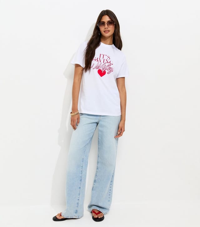 New Look Women's White Cotton It's Giving Wifey Logo T-Shirt New Look - 3