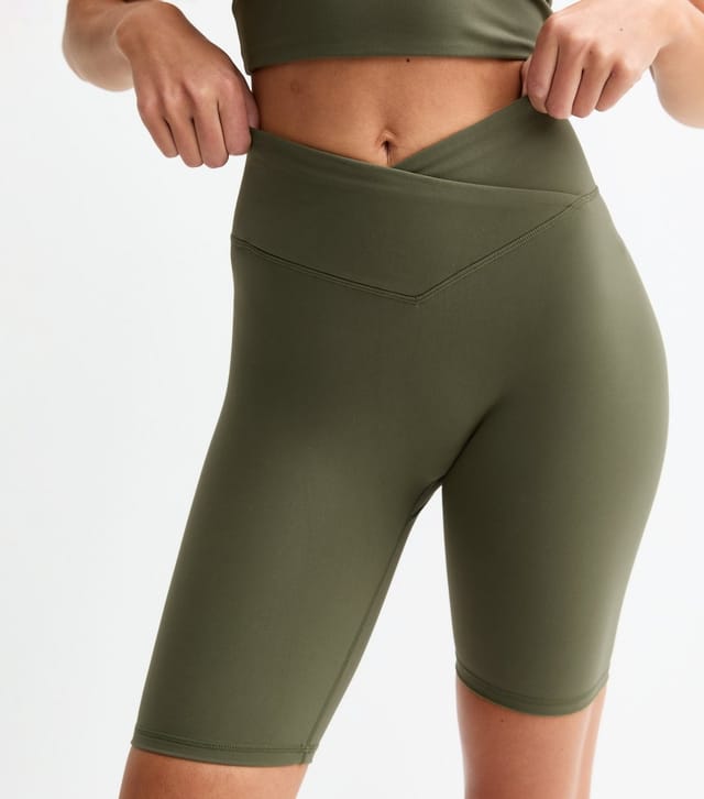 Rise Women's by Zara McDermott Khaki Stretch Crossover Front Shorts Rise New Look - 2