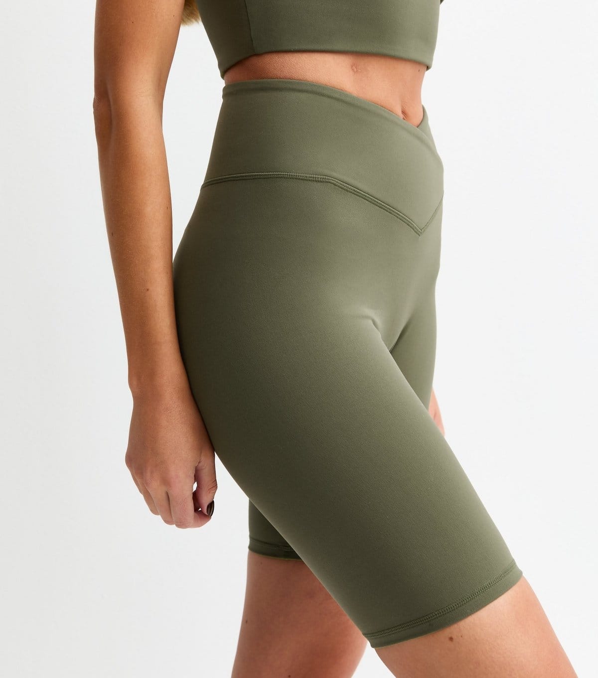 Rise Women's by Zara McDermott Khaki Stretch Crossover Front Shorts Rise New Look - 4