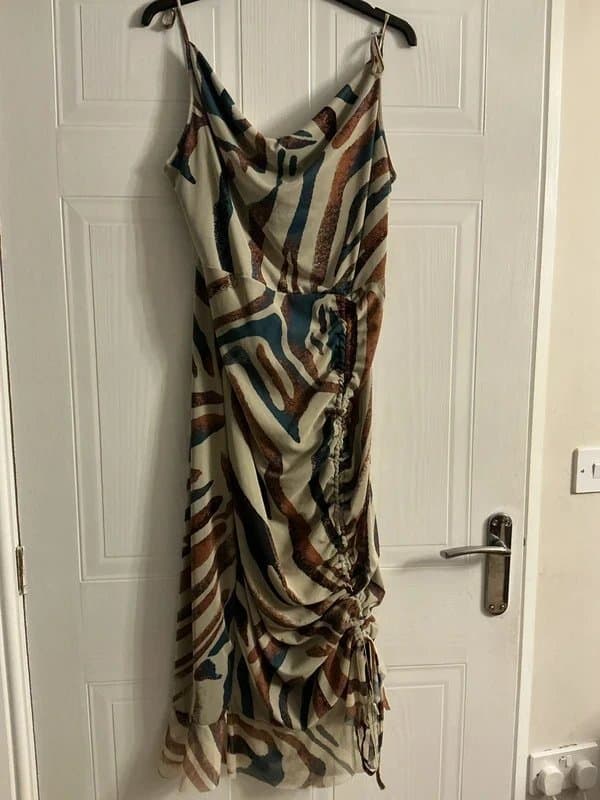 PrettyLittleThing Stunning BNWOT eye catching multicoloured Zebra print chiffon ruched drape midi dress size 18