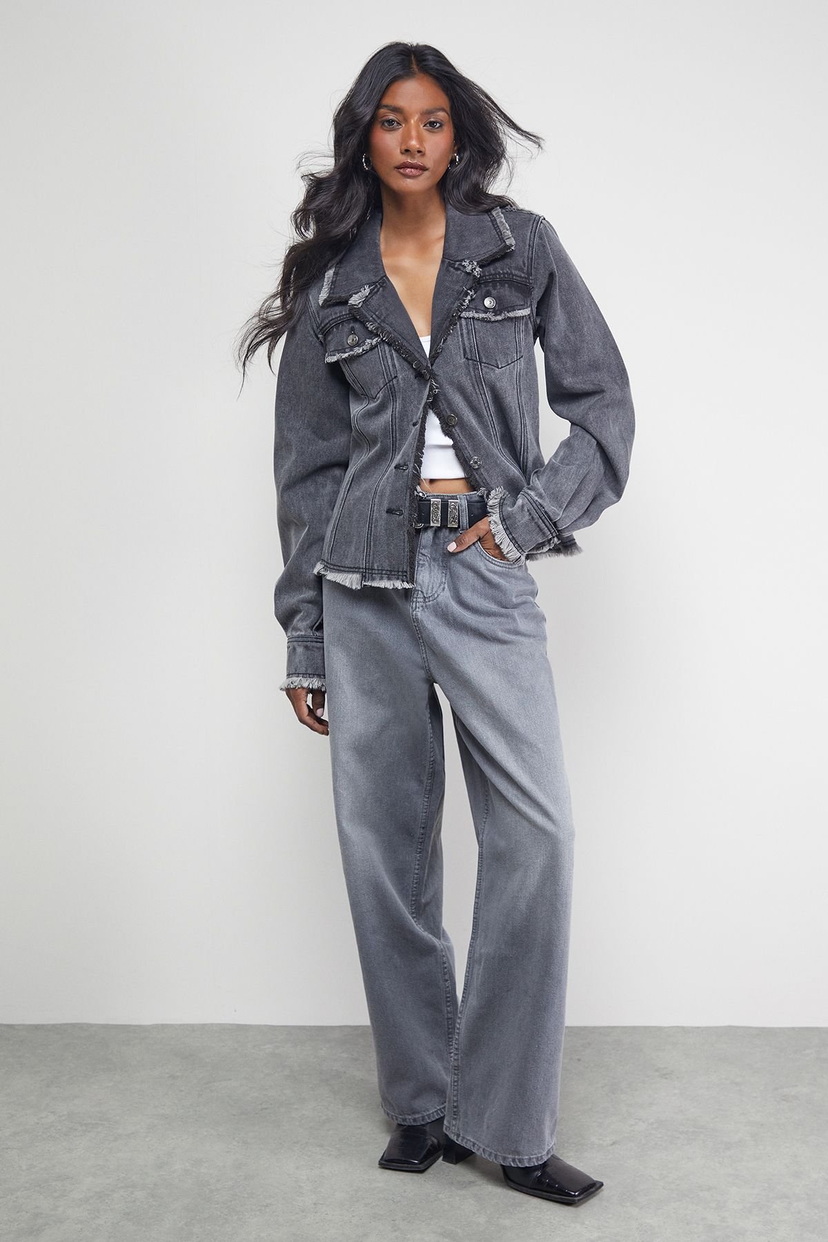 Warehouse Warehouse Women's Front Fitted Denim Jacket With Frayed Hem in Grey - 2
