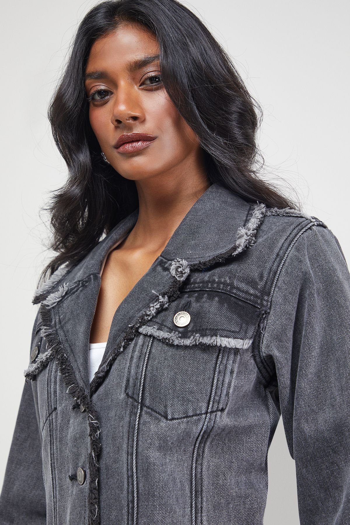 Warehouse Warehouse Women's Front Fitted Denim Jacket With Frayed Hem in Grey - 4