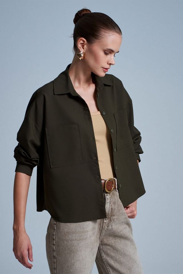 Dilvin Dilvin Women's Oversized Crepe Button-Front Shirt in Khaki - 3